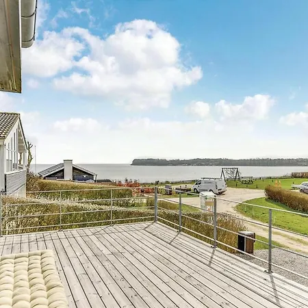 Three-bedroom Holiday In Hejls