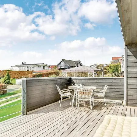 Three-bedroom Holiday In *