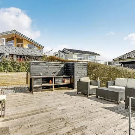 Three-bedroom Holiday In * Hejls