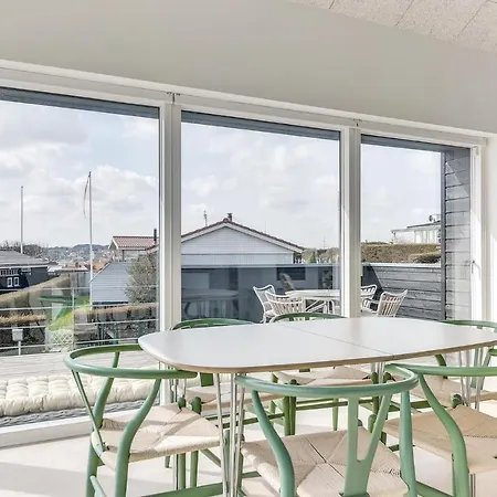 Three-bedroom Holiday In Σπίτι διακοπών *